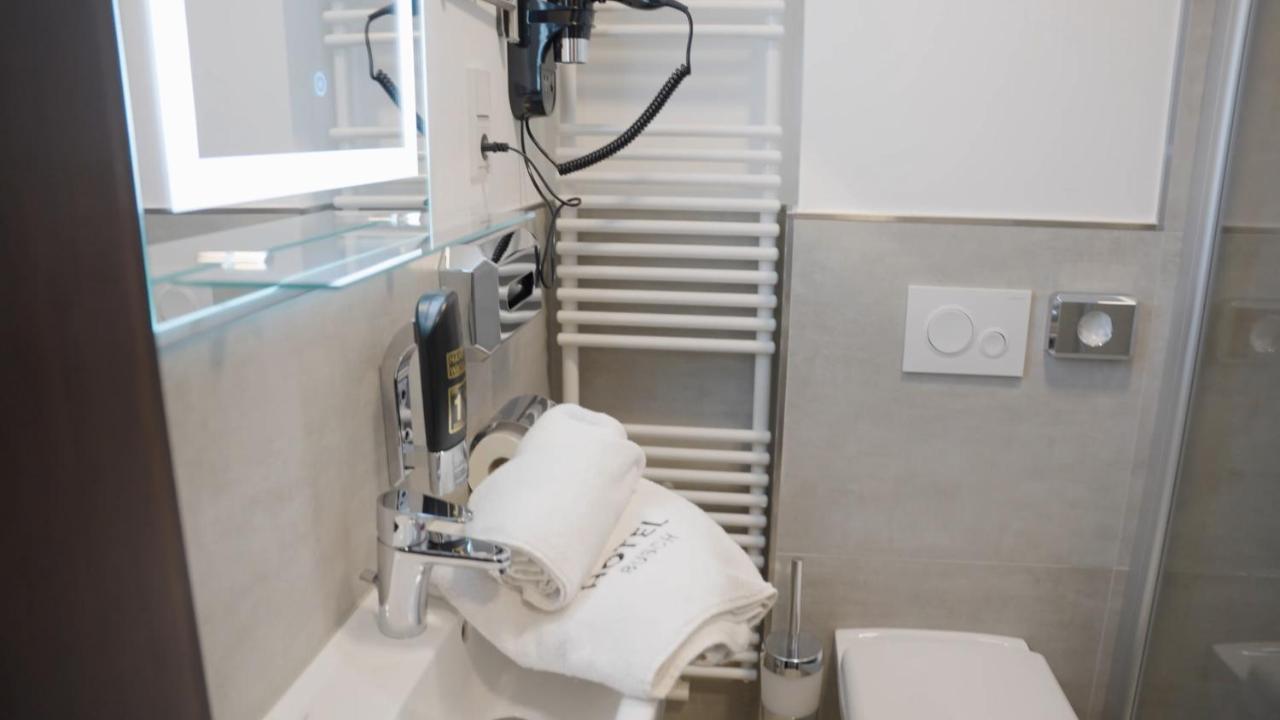 Hotel Busch Gutersloh Bagian luar foto